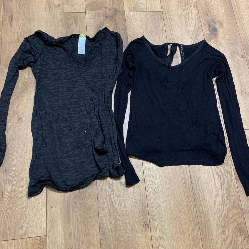 Black long shelves shirts